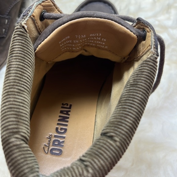 Clarks size 7.5. A218 - Picture 2 of 3